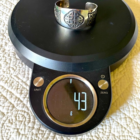 Celtic design 925 sterling silver cuff bracelet. ❣️ - Picture 8 of 9